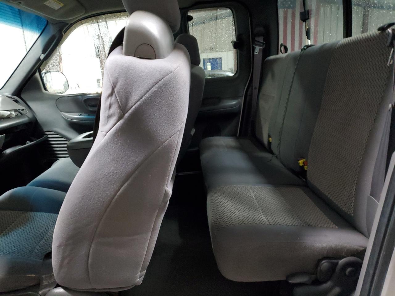 2002 Ford F150 VIN: 2FTRX18L92CA91661 Lot: 82144845