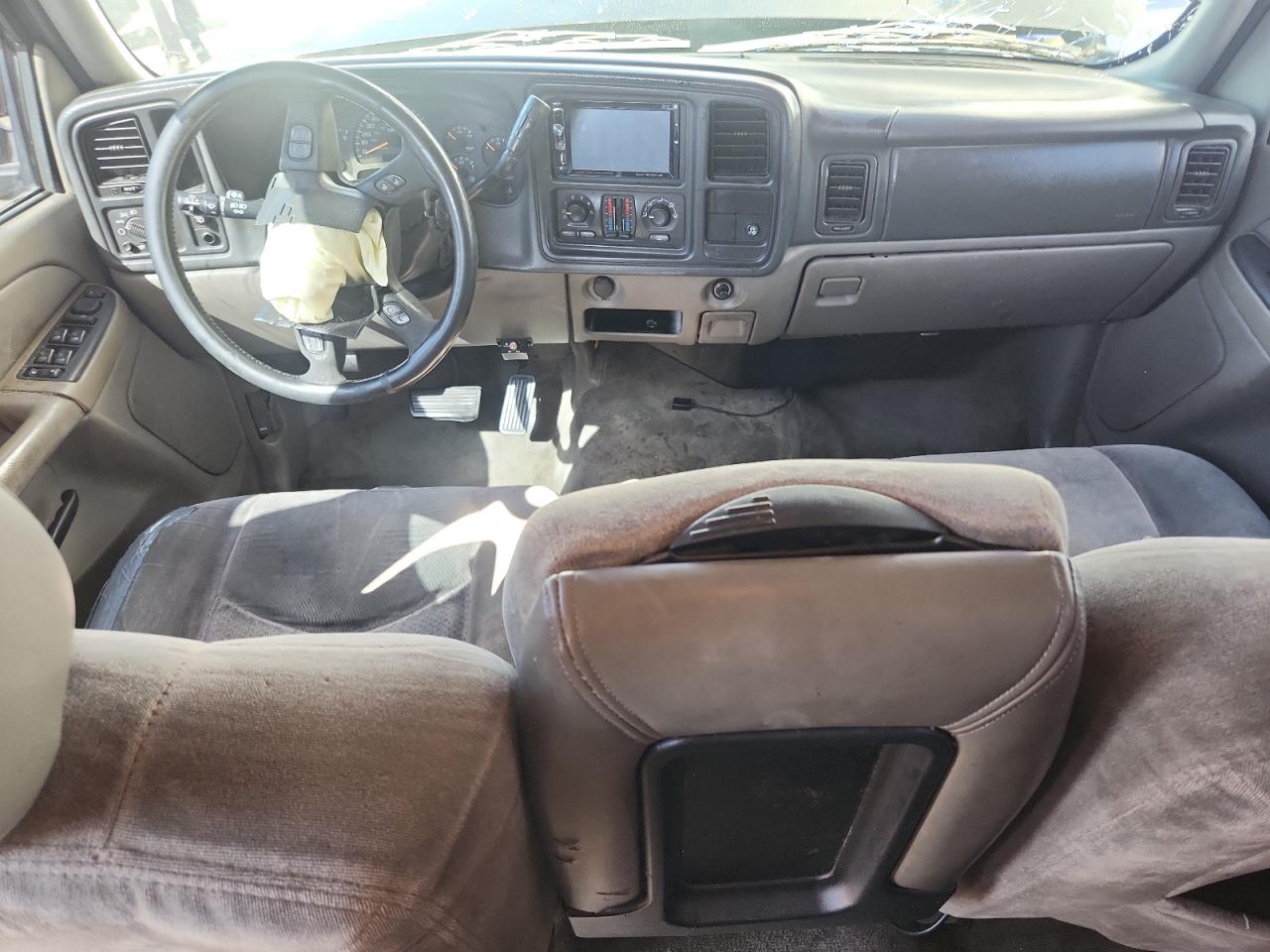 2004 Chevrolet Suburban C1500 VIN: 1GNEC16T24J168847 Lot: 81835365