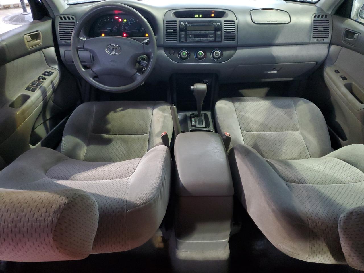 2004 Toyota Camry Le VIN: 4T1BE32K04U821989 Lot: 83863145