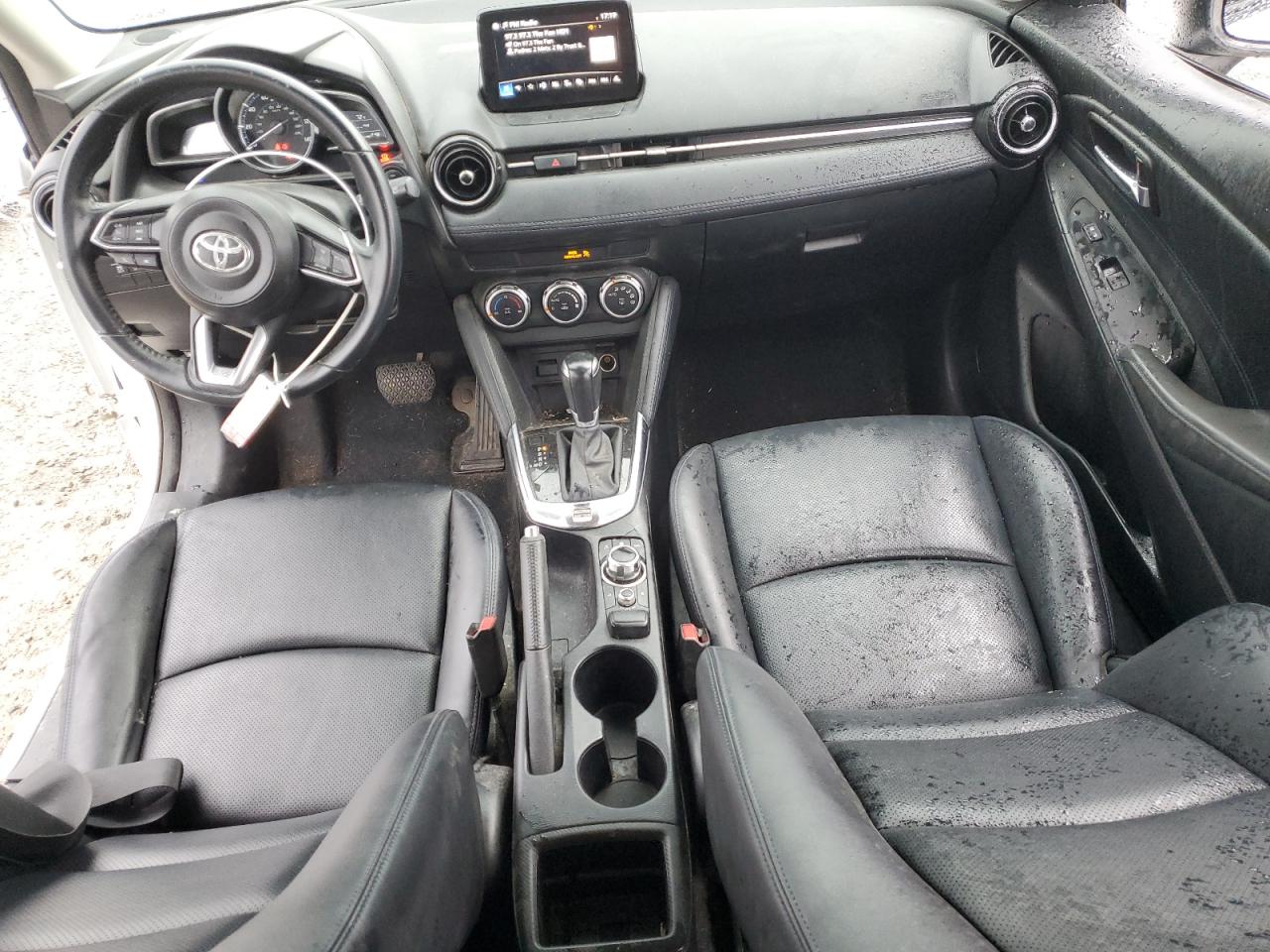 2020 Toyota Yaris Le VIN: 3MYDLBJV9LY700545 Lot: 81329005