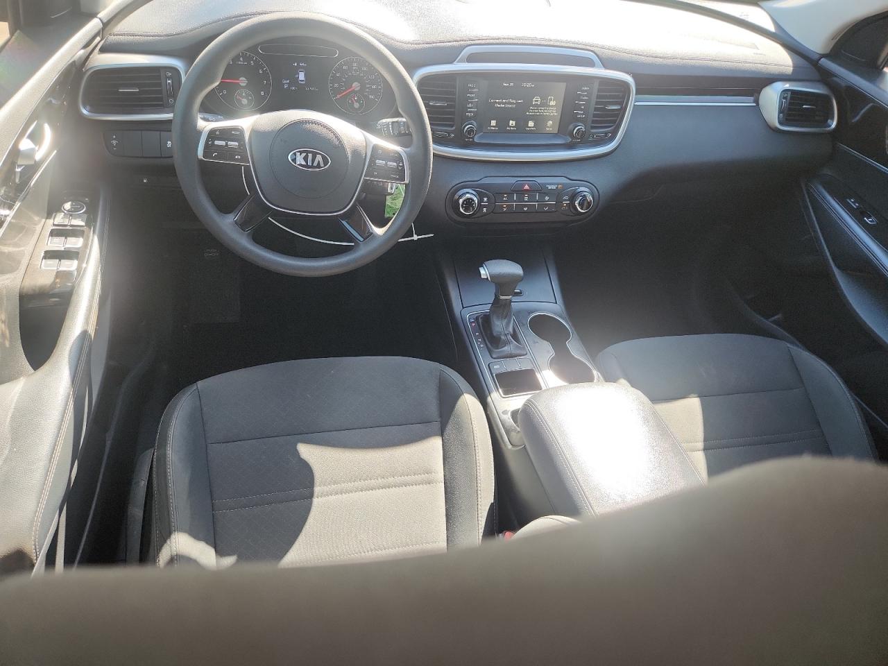 2020 Kia Sorento L VIN: 5XYPG4A31LG674053 Lot: 84384185