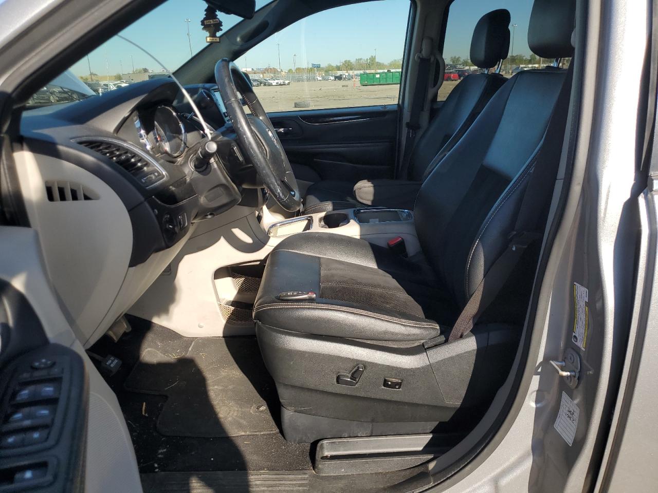 2018 Dodge Grand Caravan Sxt VIN: 2C4RDGCG8JR263907 Lot: 81619055