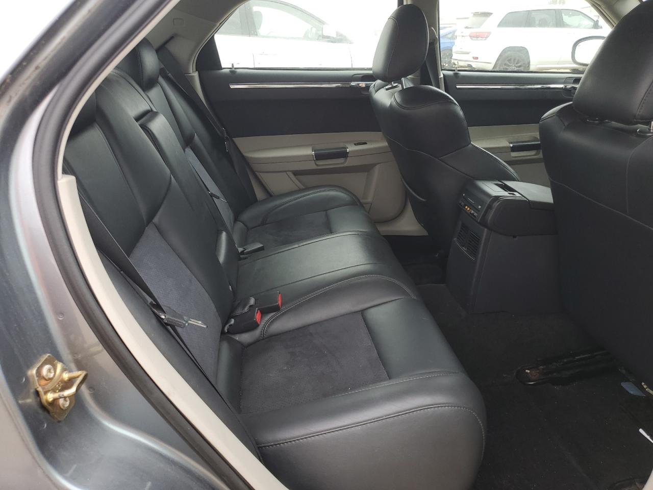 2006 Chrysler 300C Srt-8 VIN: 2C3LA73W56H423801 Lot: 81030805