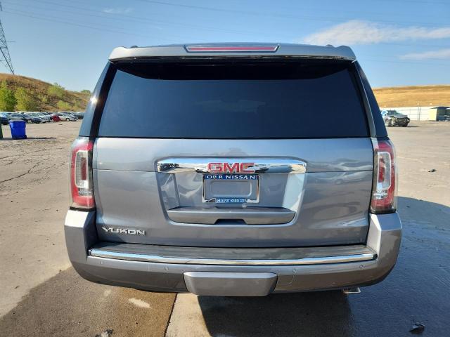  GMC YUKON 2018 Srebrny