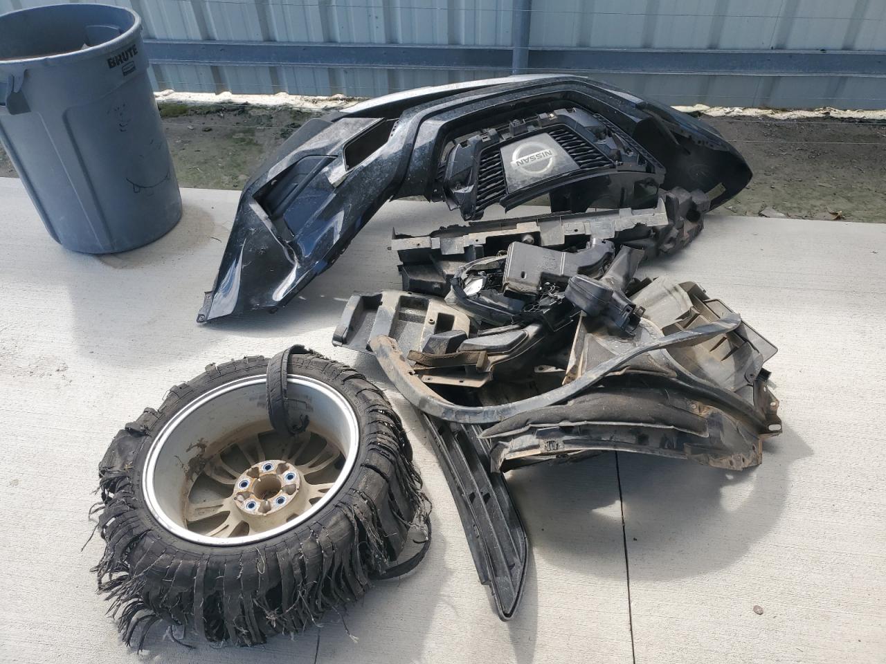 2017 Nissan Rogue S VIN: 5N1AT2MT3HC883206 Lot: 81021695