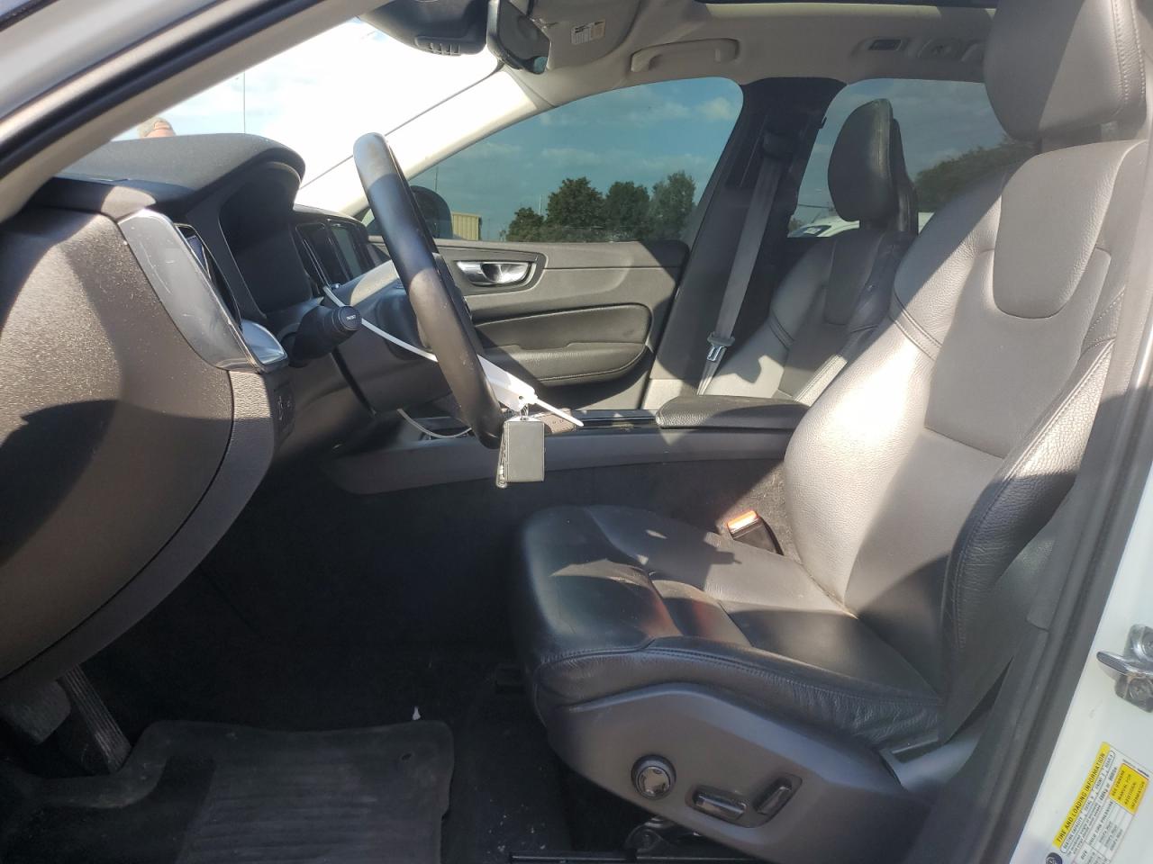 2018 Volvo Xc60 T5 VIN: LYV102RK3JB117824 Lot: 83804545