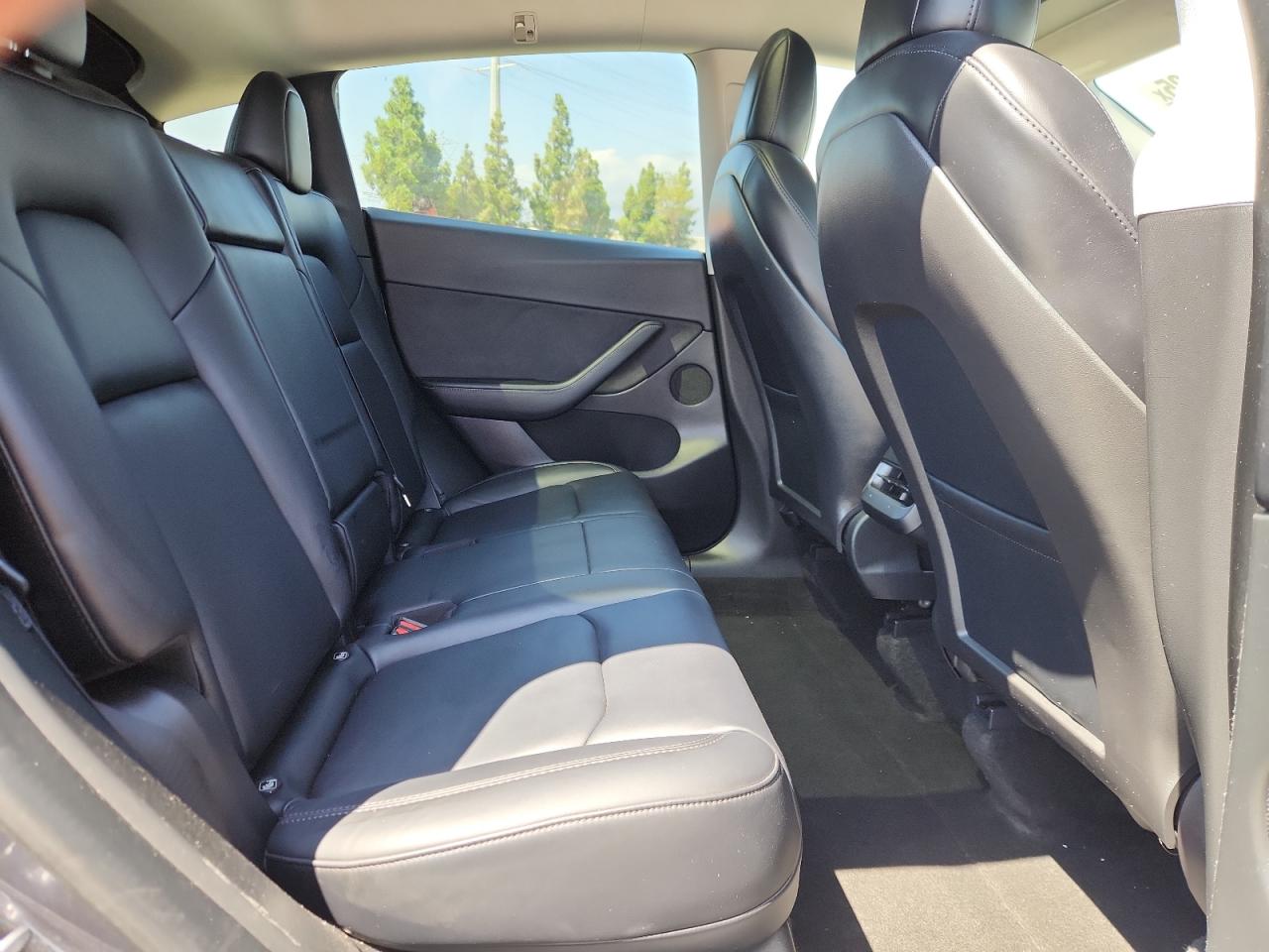 2022 Tesla Model Y VIN: 7SAYGDEE7NF396711 Lot: 80530835