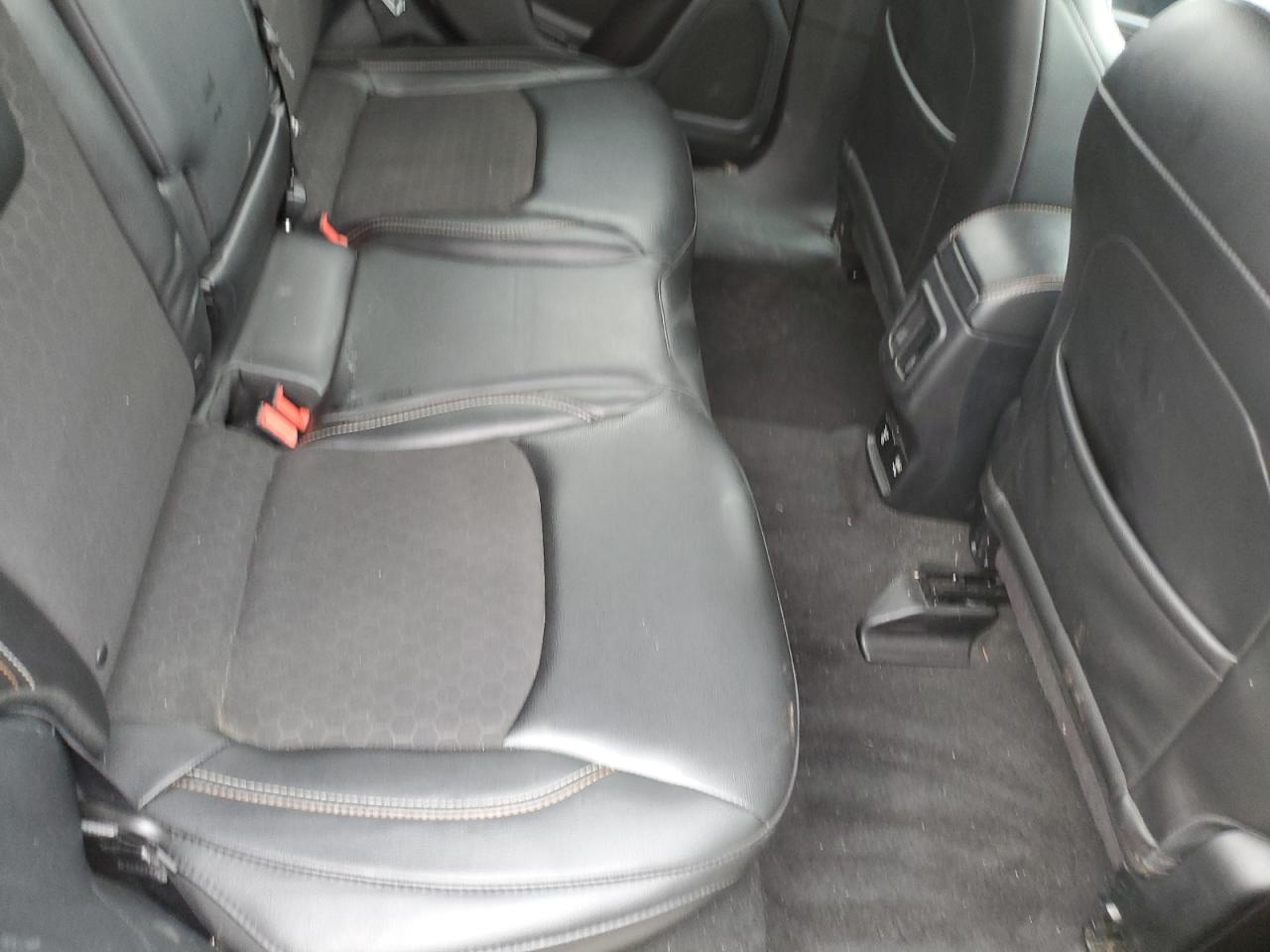 2018 Jeep Compass Latitude VIN: 3C4NJDBB9JT251810 Lot: 80884855