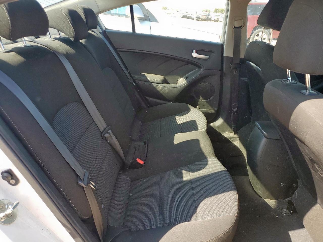 2018 Kia Forte Lx VIN: 3KPFK4A75JE254304 Lot: 80804755