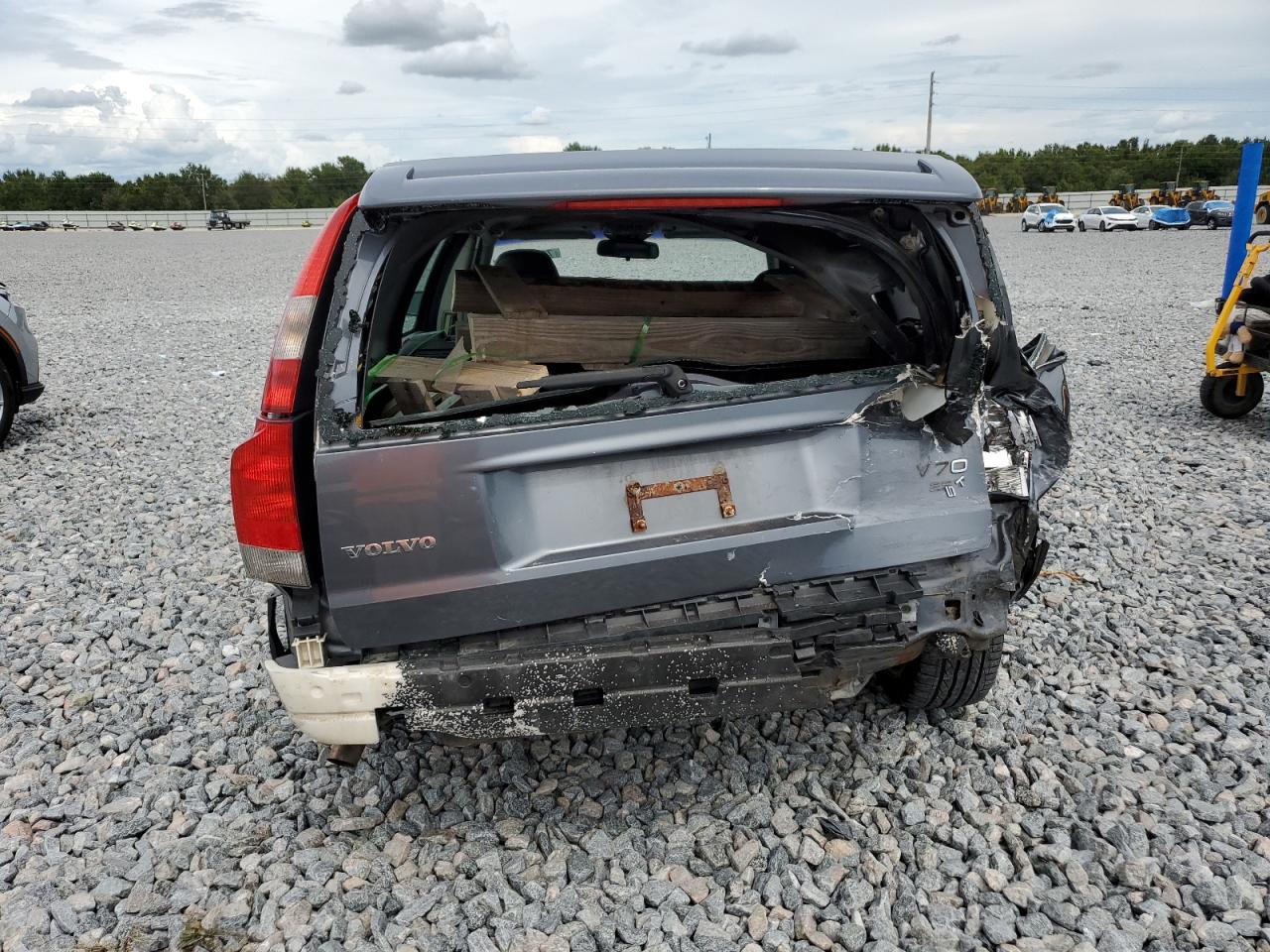 YV1SW59V542369766 VOLVO V70 2004 SILVER Photo 6