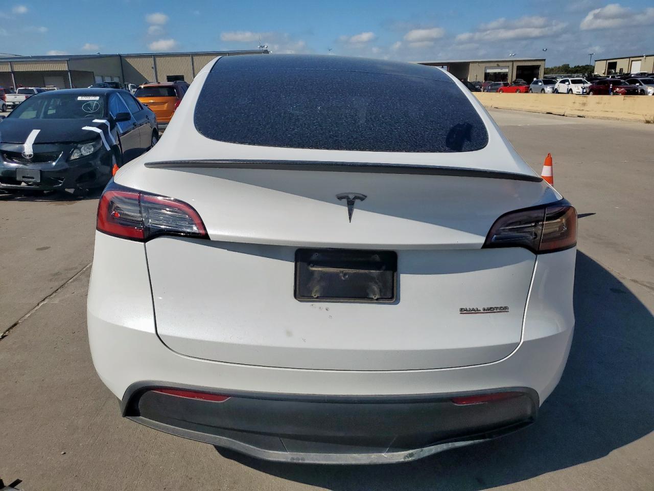 2023 Tesla Model Y VIN: 7SAYGDEF6PF834811 Lot: 71754805