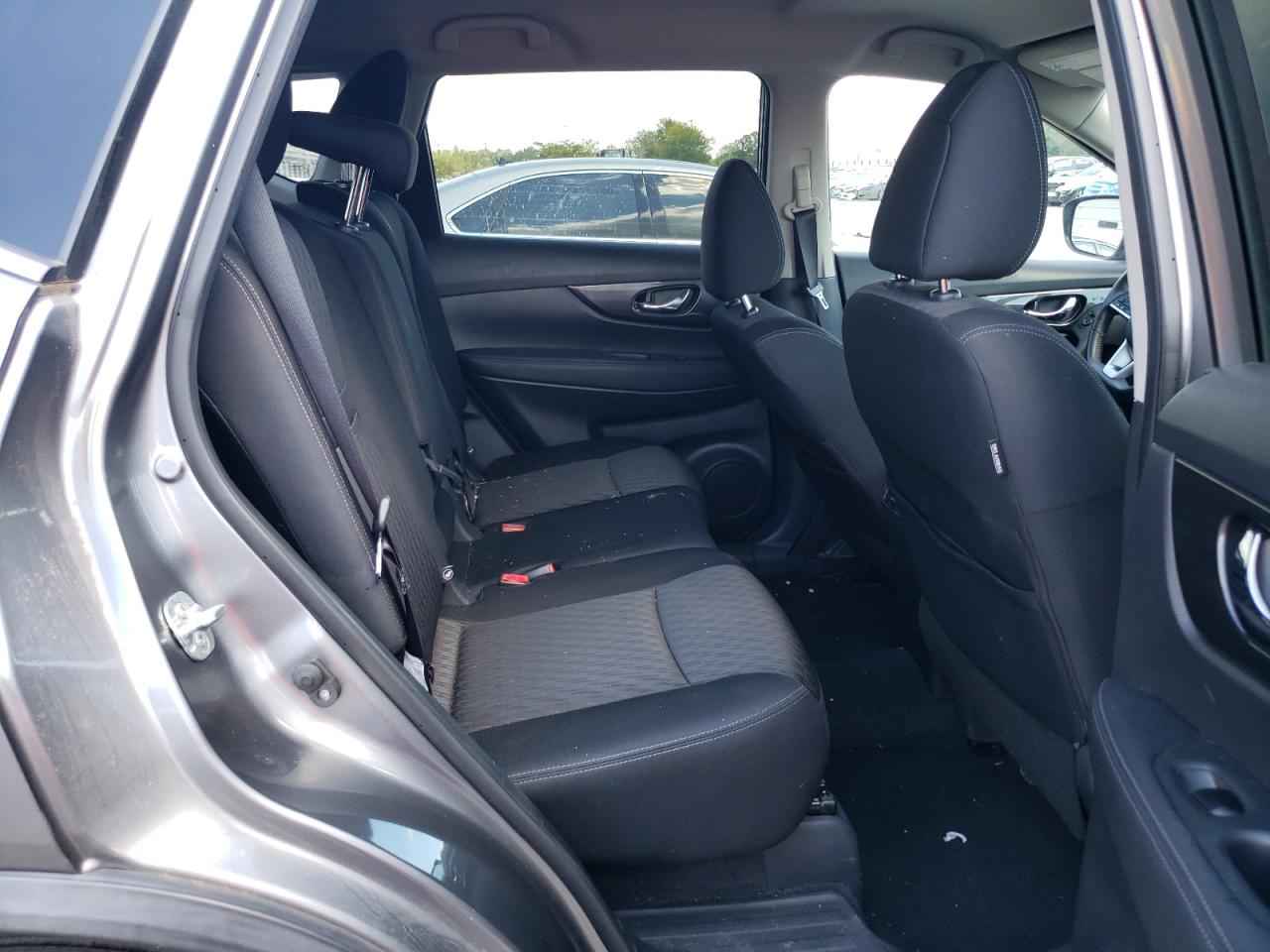 2018 Nissan Rogue S VIN: KNMAT2MV7JP617899 Lot: 71153245