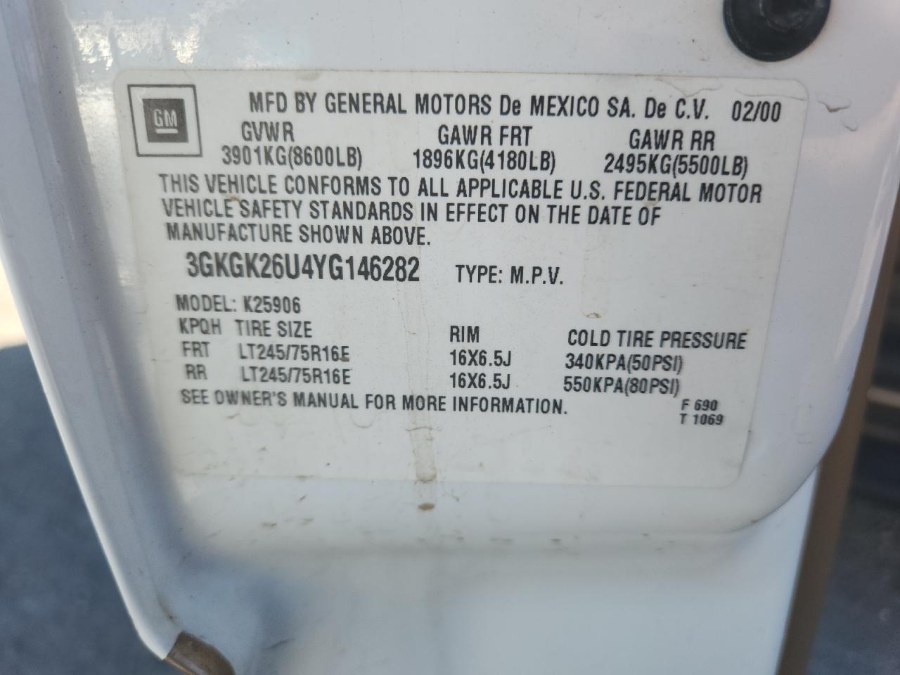 2000 GMC Yukon Xl K2500 VIN: 3GKGK26U4YG146282 Lot: 82143645