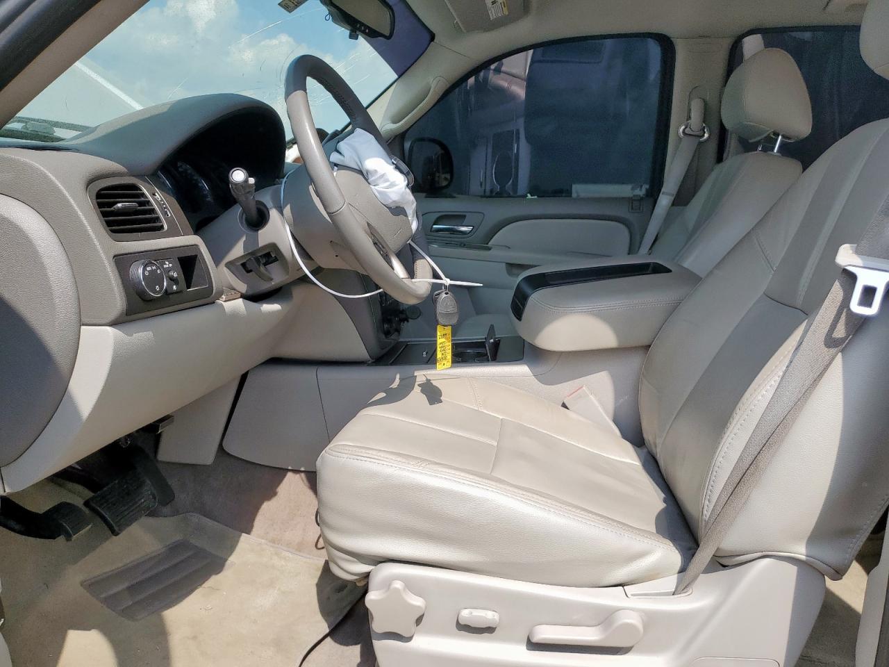 2011 Chevrolet Tahoe C1500 Lt VIN: 1GNSCBE08BR176692 Lot: 81324975