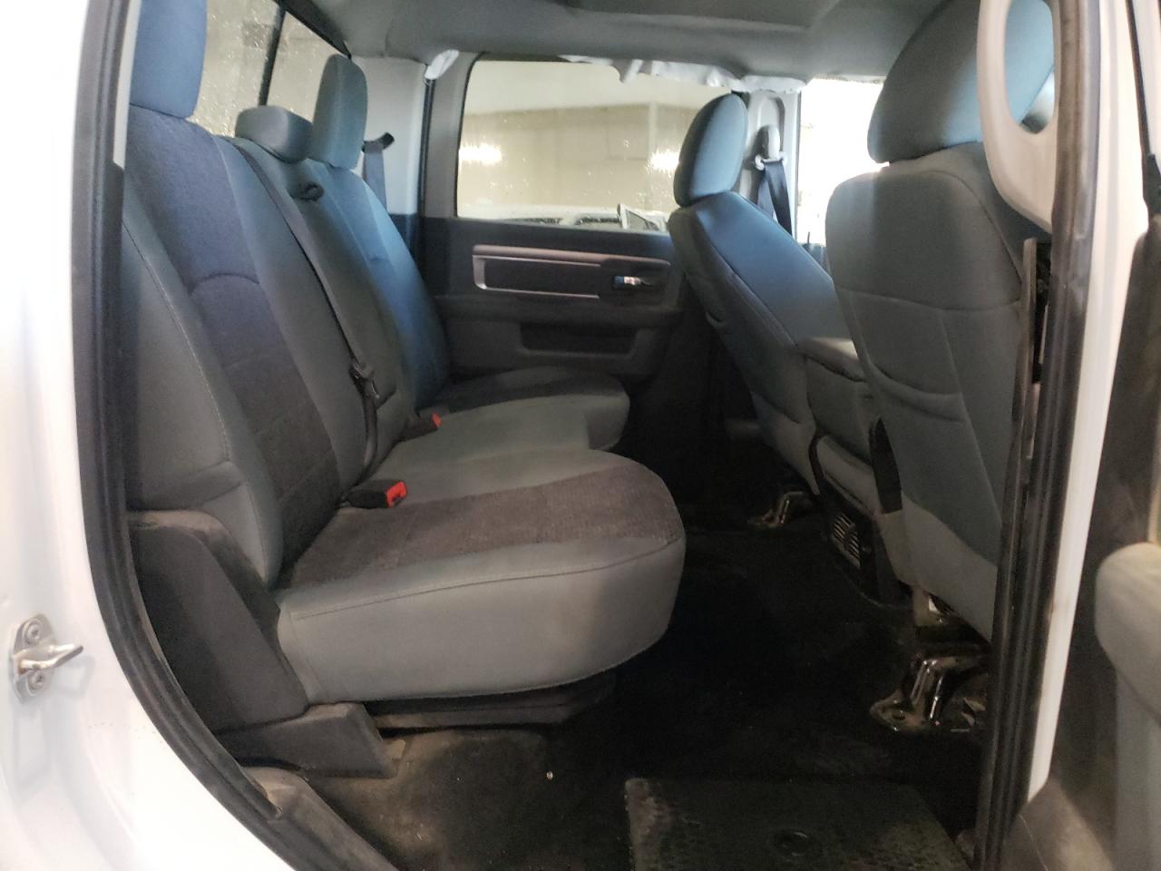 2017 Ram 1500 Slt VIN: 3C6RR7LT2HG565215 Lot: 83945995