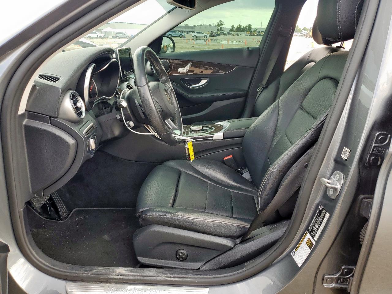 2017 Mercedes-Benz C 300 VIN: 55SWF4JB1HU211154 Lot: 81641365