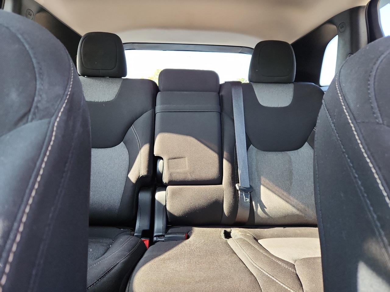 2018 Jeep Cherokee Latitude VIN: 1C4PJMCB2JD586663 Lot: 71585105