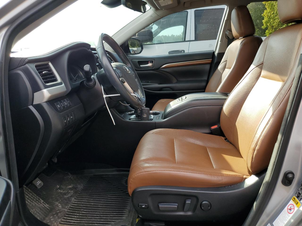 5TDDZRFH4JS820007 2018 Toyota Highlander Limited