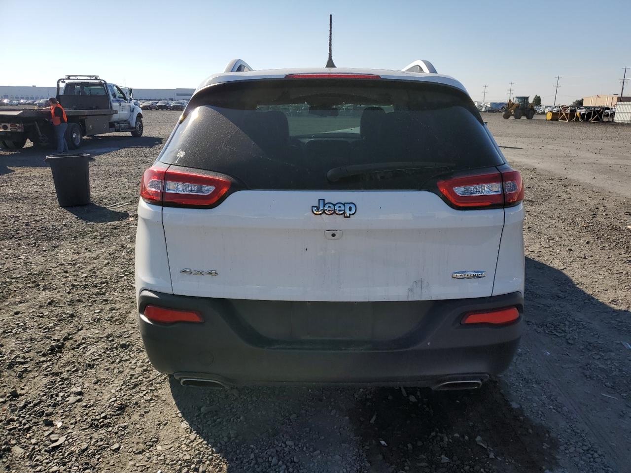 2018 Jeep Cherokee Latitude Plus VIN: 1C4PJMLX4JD530011 Lot: 84009825