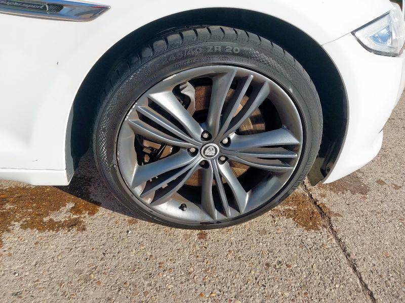 2011 JAGUAR XJ SUPER V8 AUTO 