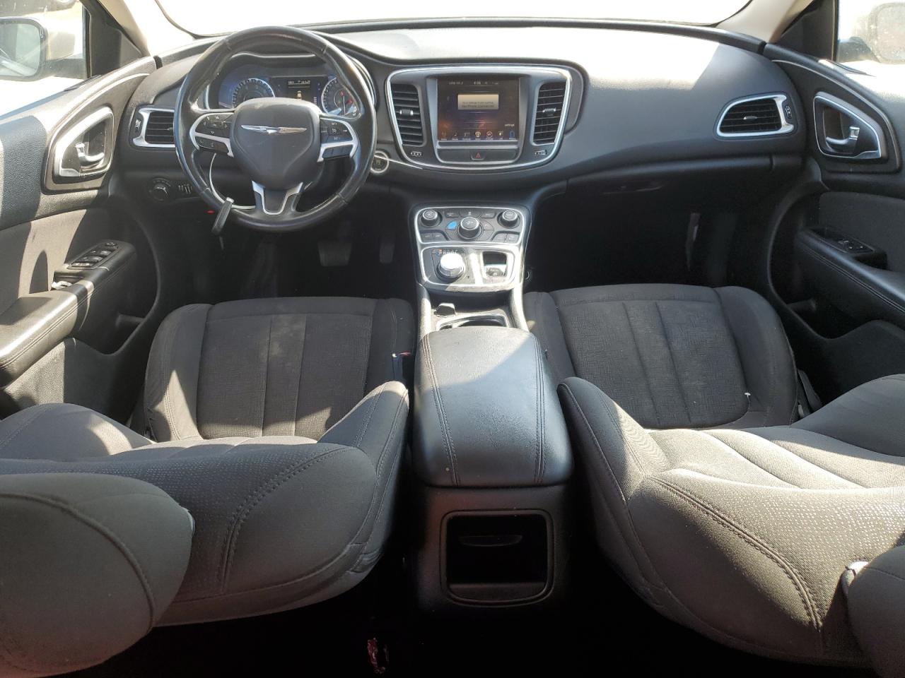 2016 Chrysler 200 Limited VIN: 1C3CCCAB3GN118549 Lot: 71302555