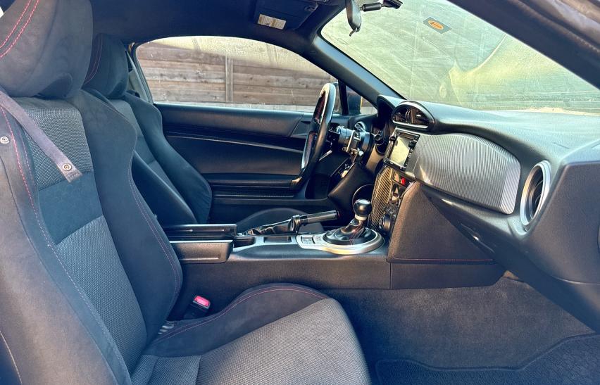 Coupet TOYOTA SCION 2015 Żółty