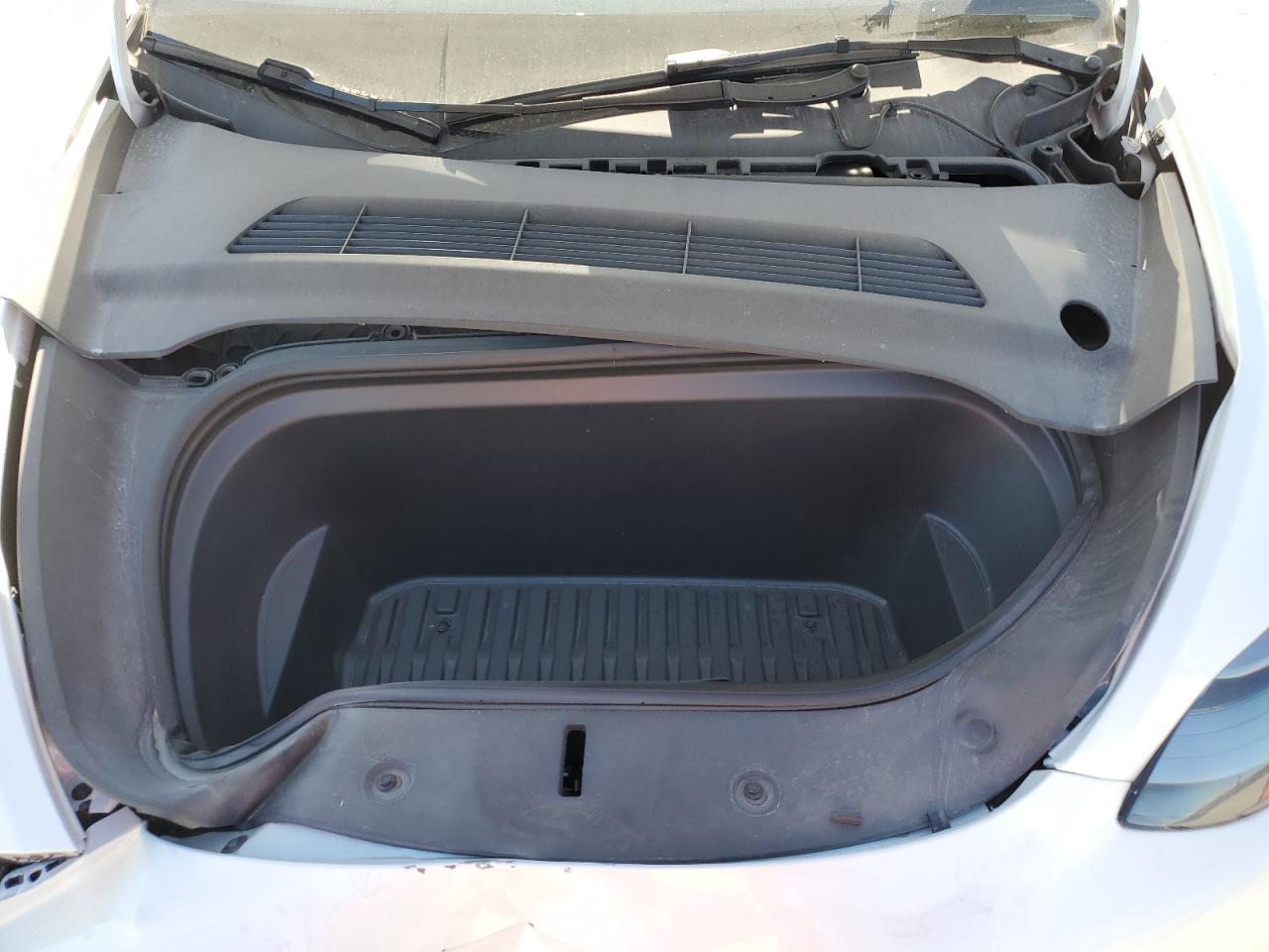 2023 Tesla Model Y VIN: 7SAYGDEE9PF688489 Lot: 82122015