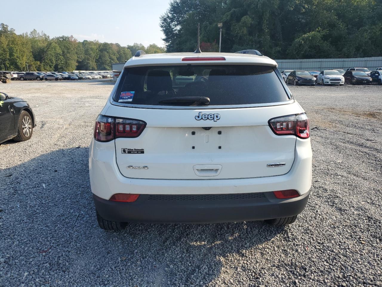 2022 Jeep Compass Latitude Lux VIN: 3C4NJDFB8NT221942 Lot: 80397045