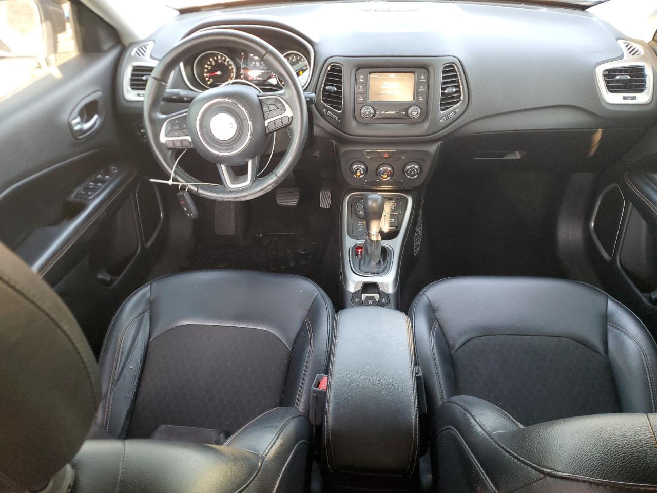 2018 Jeep Compass Latitude VIN: 3C4NJDBB8JT144313 Lot: 71156285