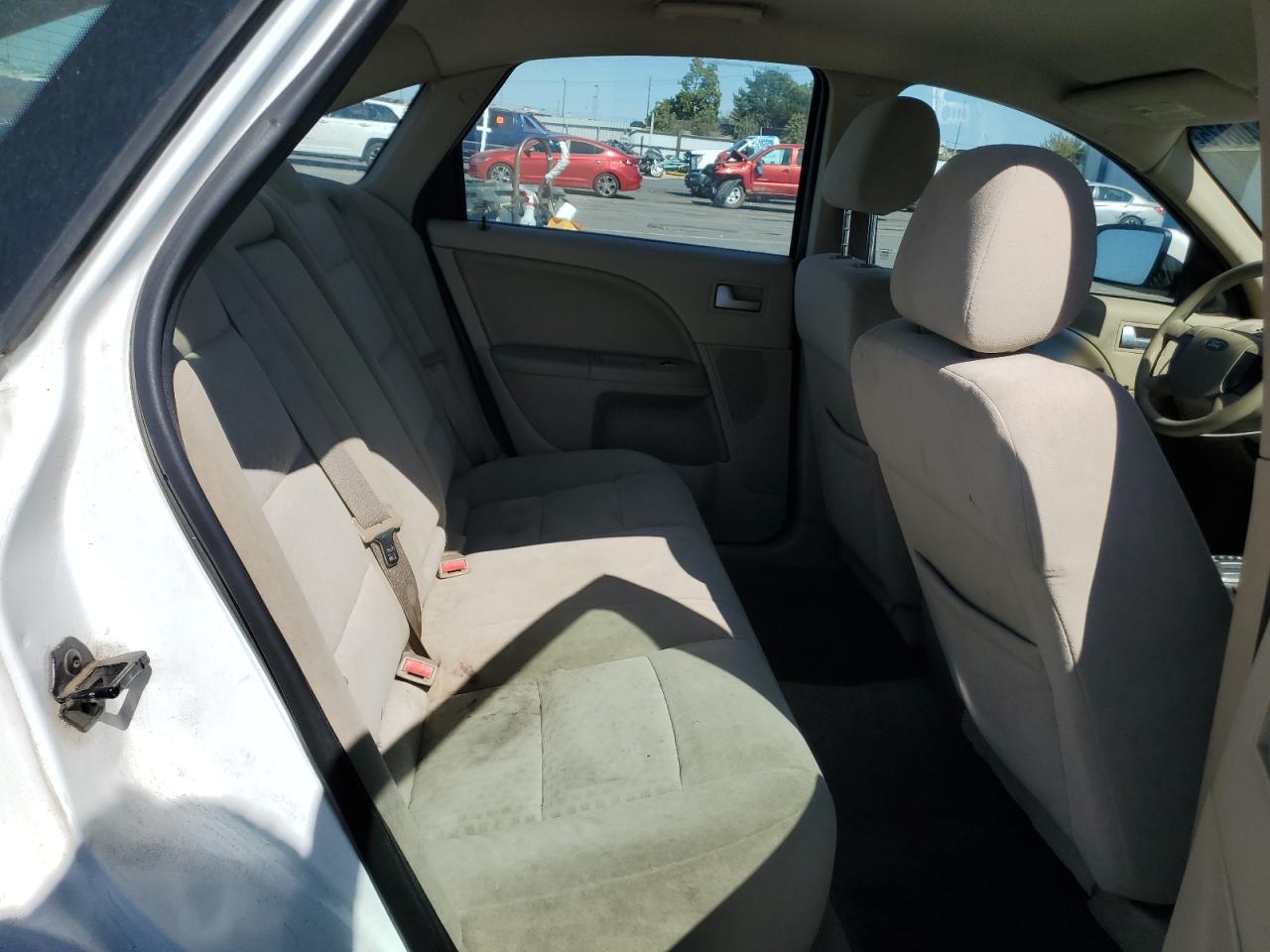 2005 Ford Five Hundred Se VIN: 1FAFP23145G188676 Lot: 80740875