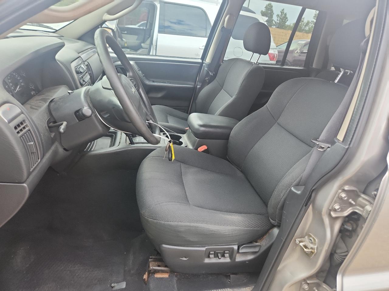 2002 Jeep Grand Cherokee Laredo VIN: 1J4GW48S82C105262 Lot: 84466135
