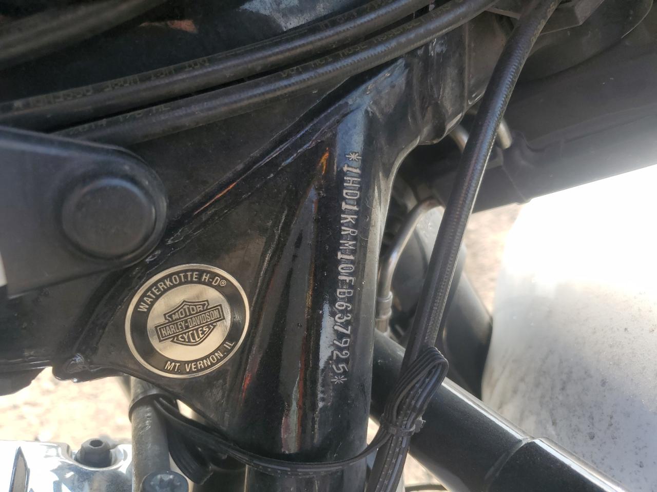 2015 Harley-Davidson Flhxs Street Glide Special VIN: 1HD1KRM10FB637925 Lot: 80748785