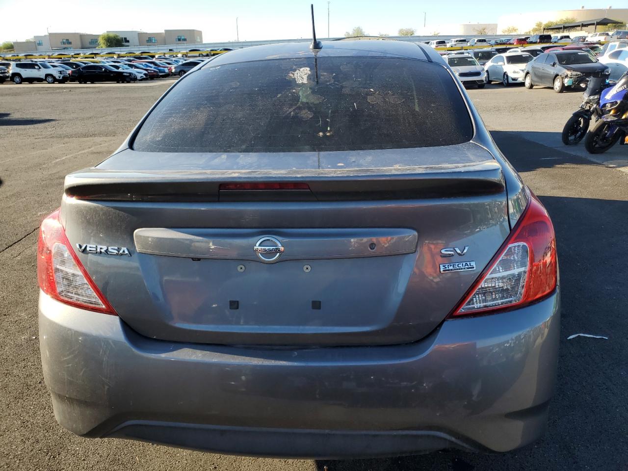 2018 Nissan Versa S VIN: 3N1CN7AP0JL865464 Lot: 81771805