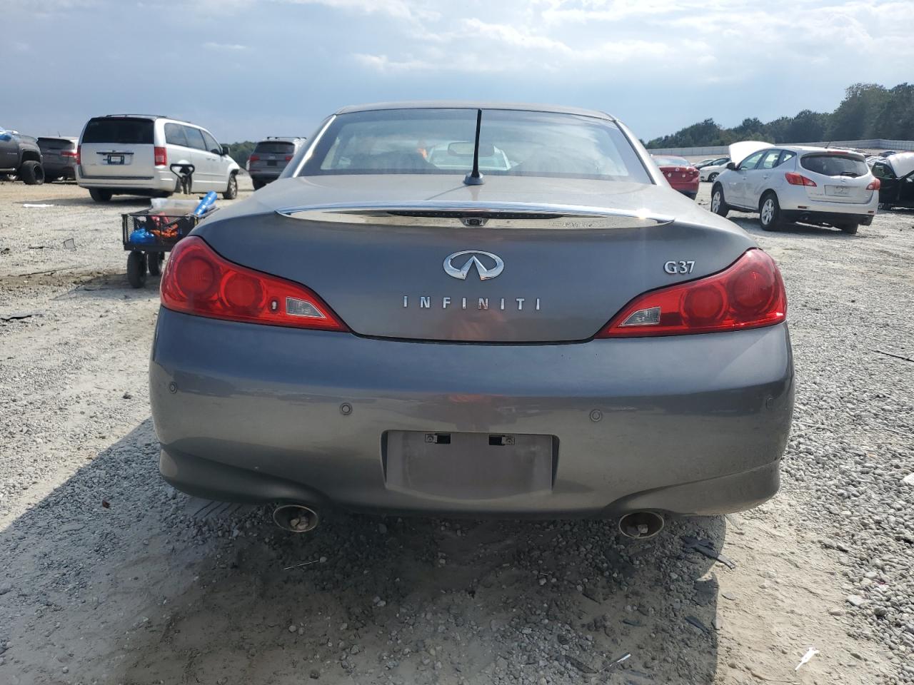 2010 Infiniti G37 Base VIN: JN1CV6FE7AM353689 Lot: 83973415