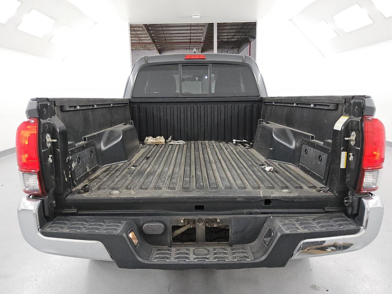 2018 Toyota Tacoma Access Cab VIN: 5TFRX5GN5JX117633 Lot: 70333575