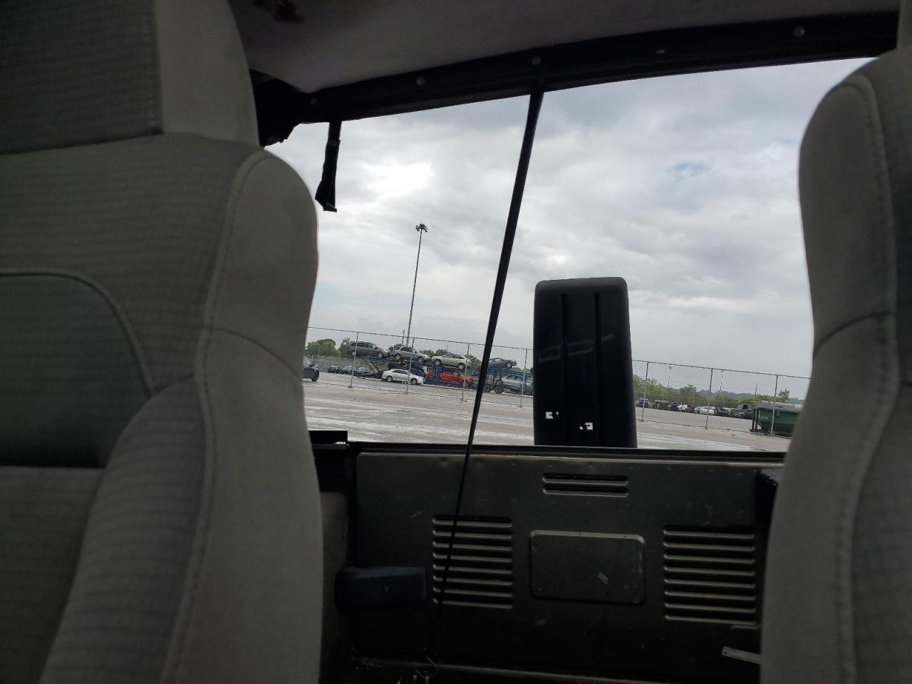 2004 Jeep Wrangler / Tj Sahara VIN: 1J4FA59S74P708990 Lot: 81752605