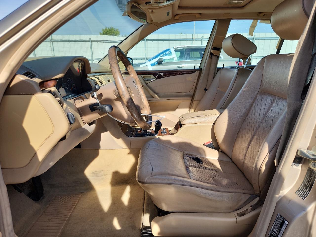 2001 Mercedes-Benz E 320 VIN: WDBJF65J21B301428 Lot: 81242245