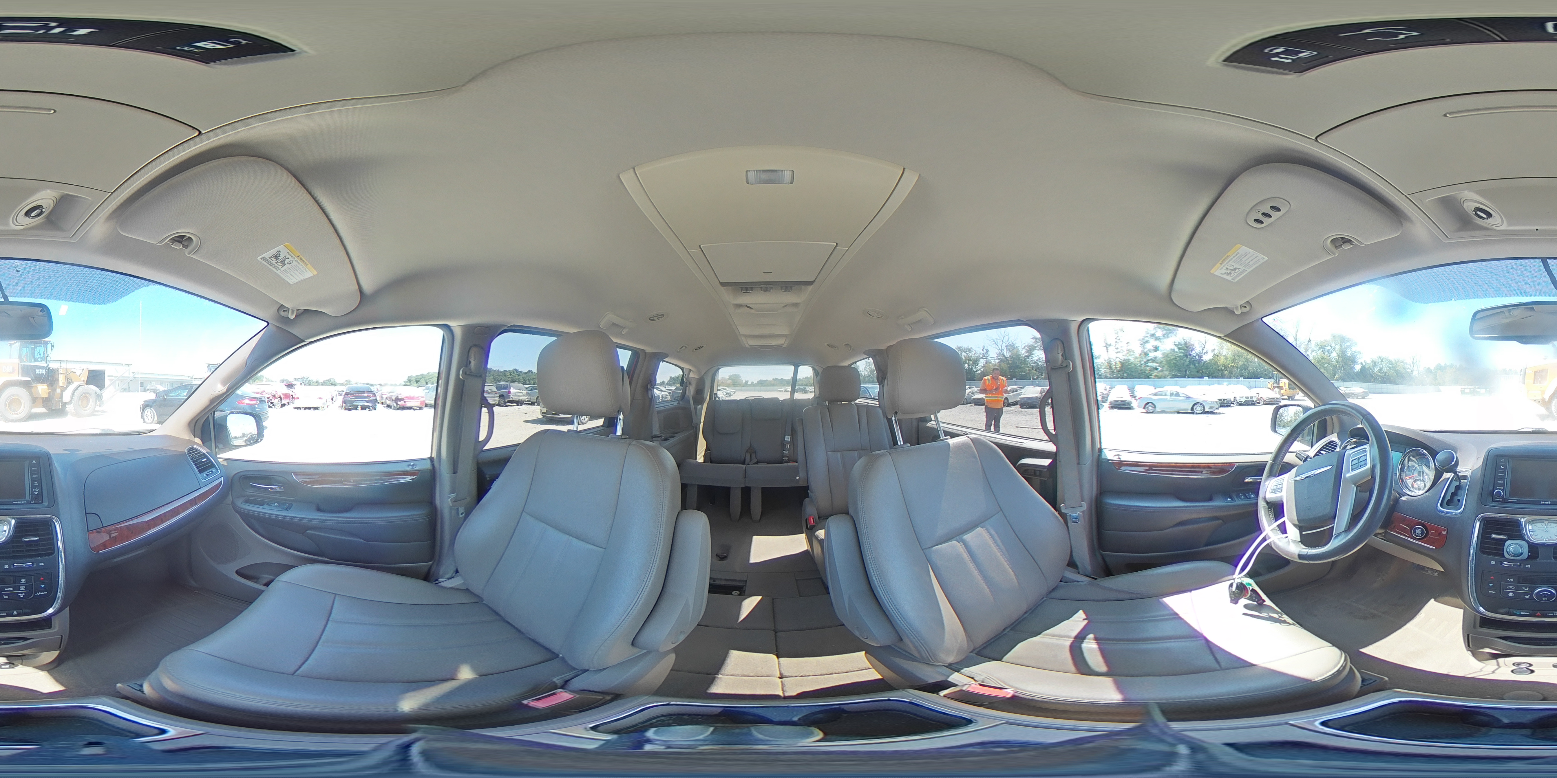 2015 Chrysler Town & Country Touring VIN: 2C4RC1BGXFR562744 Lot: 80259995