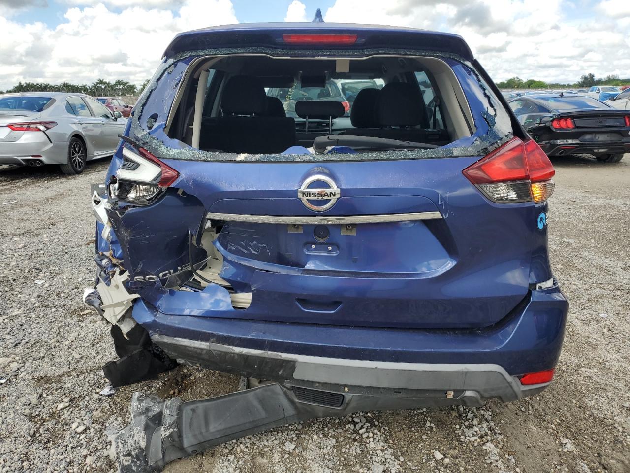 2017 Nissan Rogue S VIN: KNMAT2MT9HP562204 Lot: 81660635