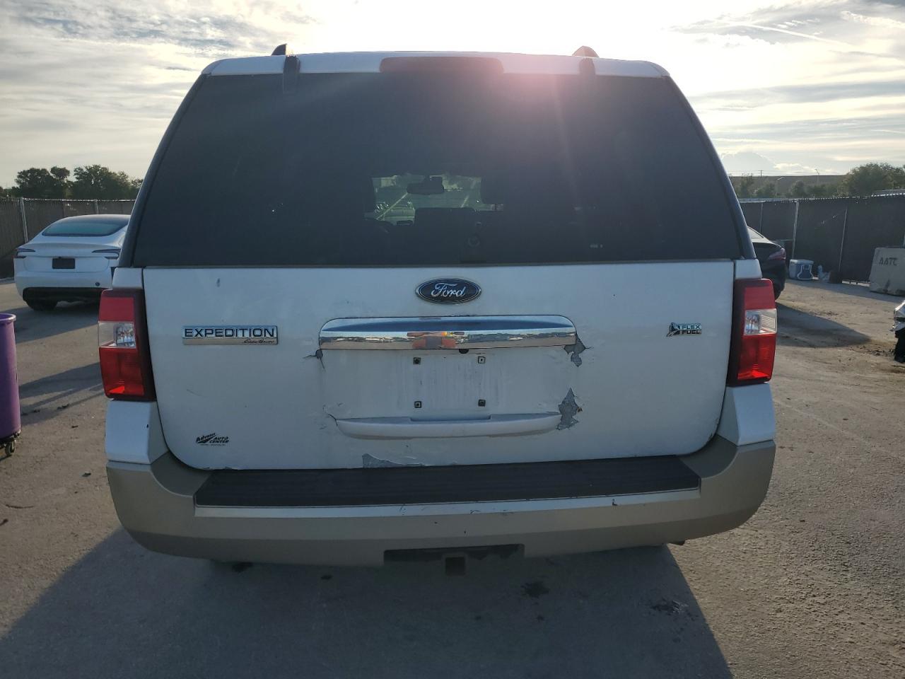 2010 Ford Expedition Eddie Bauer VIN: 1FMJU1J56AEA88349 Lot: 81463365