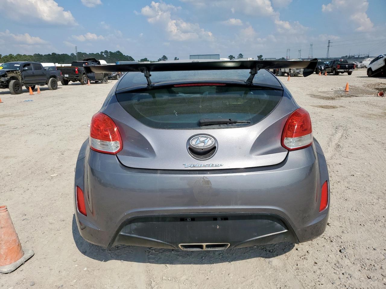 2017 Hyundai Veloster VIN: KMHTC6AD2HU315309 Lot: 81027345