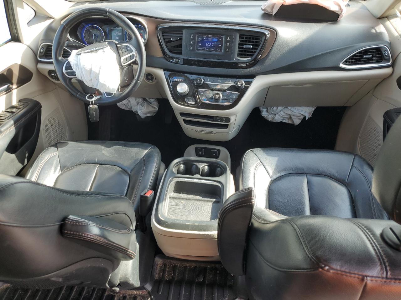 2017 Chrysler Pacifica Touring L VIN: 2C4RC1BGXHR720079 Lot: 81054535