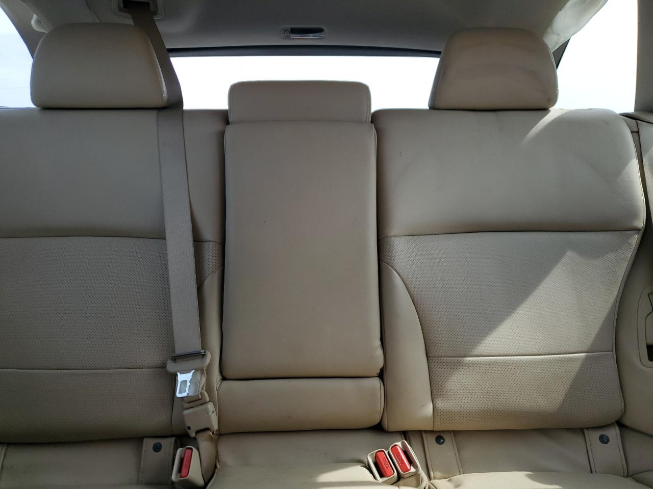 2018 Subaru Outback 2.5I Limited VIN: 4S4BSANC4J3366423 Lot: 71923165