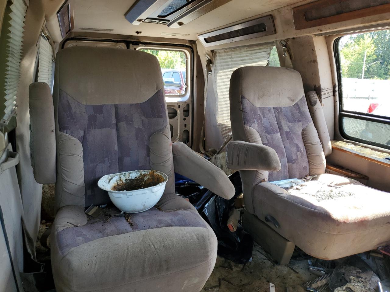 1997 Ford Econoline E150 Van VIN: 1FDEE1465VHB91981 Lot: 82043925