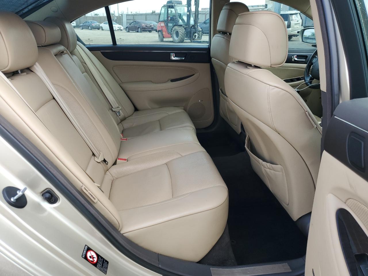 2009 Hyundai Genesis 3.8L VIN: KMHGC46E79U026404 Lot: 81954575