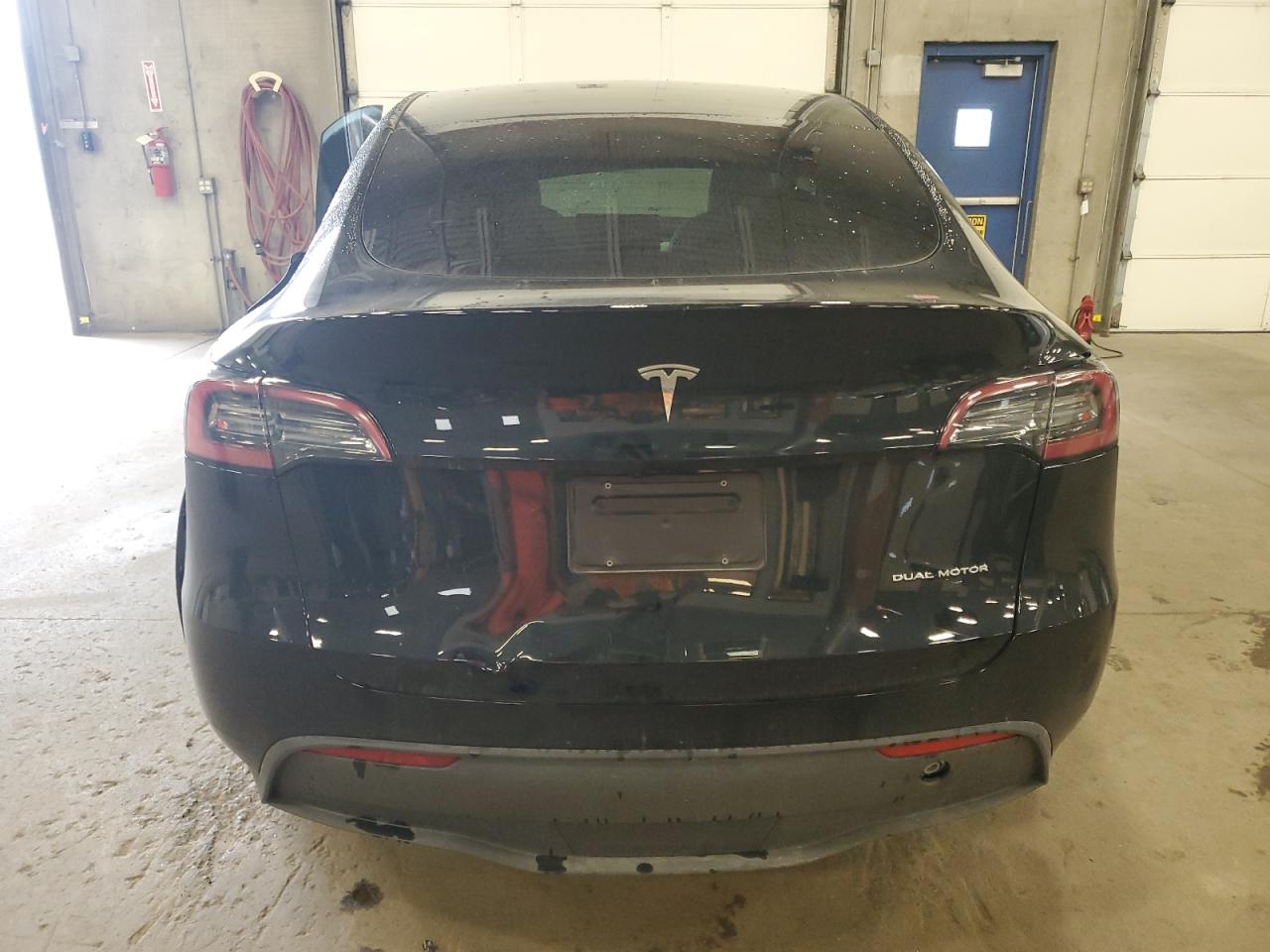 2023 Tesla Model Y VIN: 7SAYGDEE8PA157118 Lot: 71103675