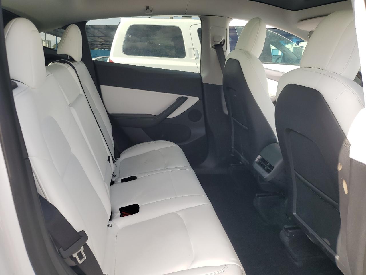 2022 Tesla Model Y VIN: 7SAYGDEE0NF362688 Lot: 82109765