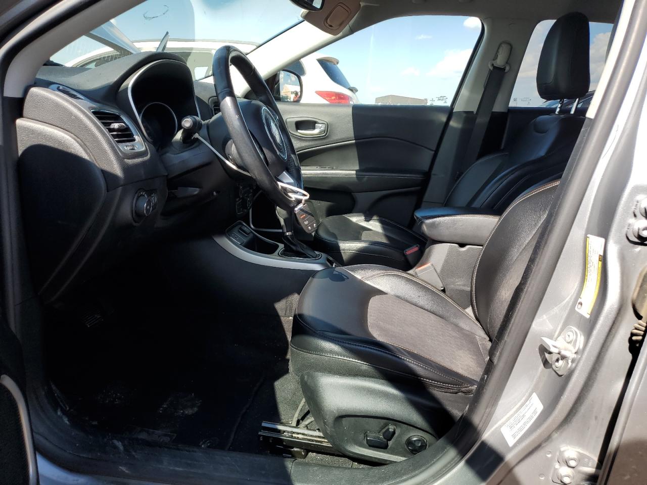 2017 Jeep Compass Latitude VIN: 3C4NJCBB1HT694151 Lot: 83947525