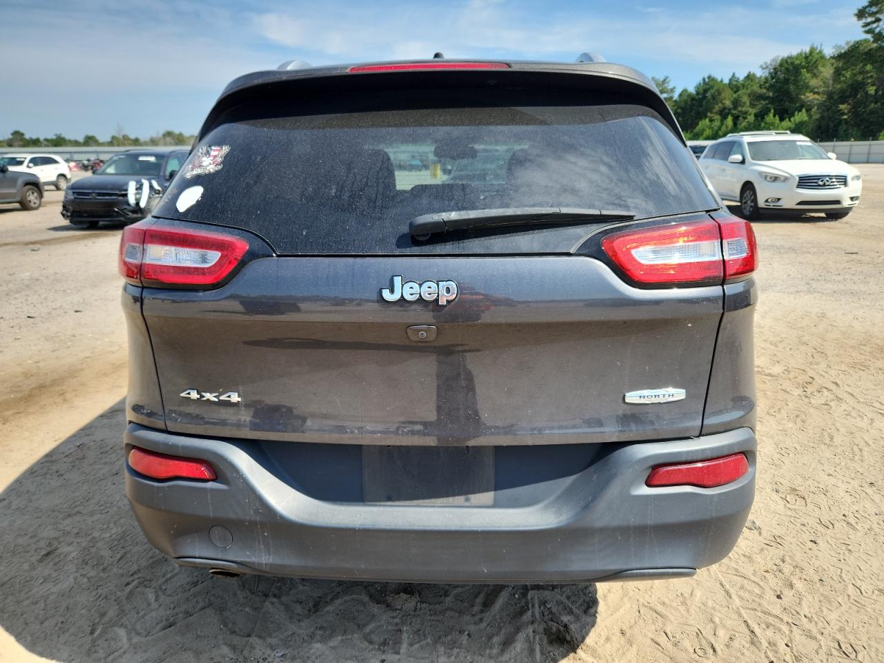 2017 Jeep Cherokee Latitude VIN: 1C4PJMCB7HW570103 Lot: 80290335