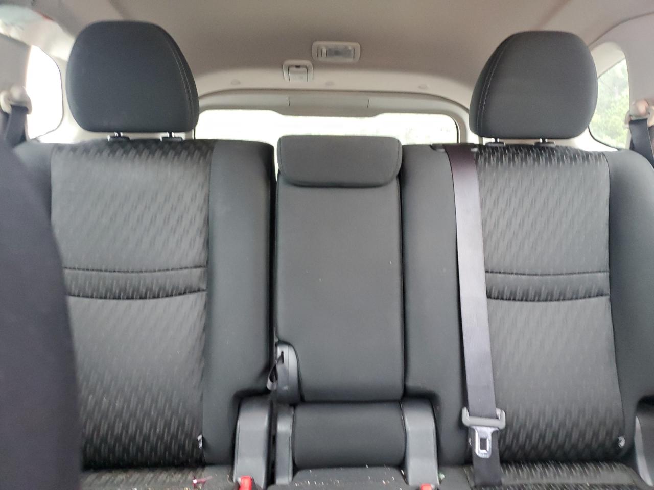 2017 Nissan Rogue S VIN: KNMAT2MT4HP598639 Lot: 80672625